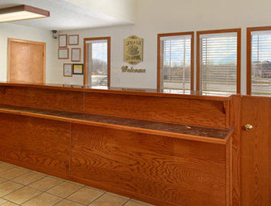 Super 8 By Wyndham Kansas At Barry Road/airport